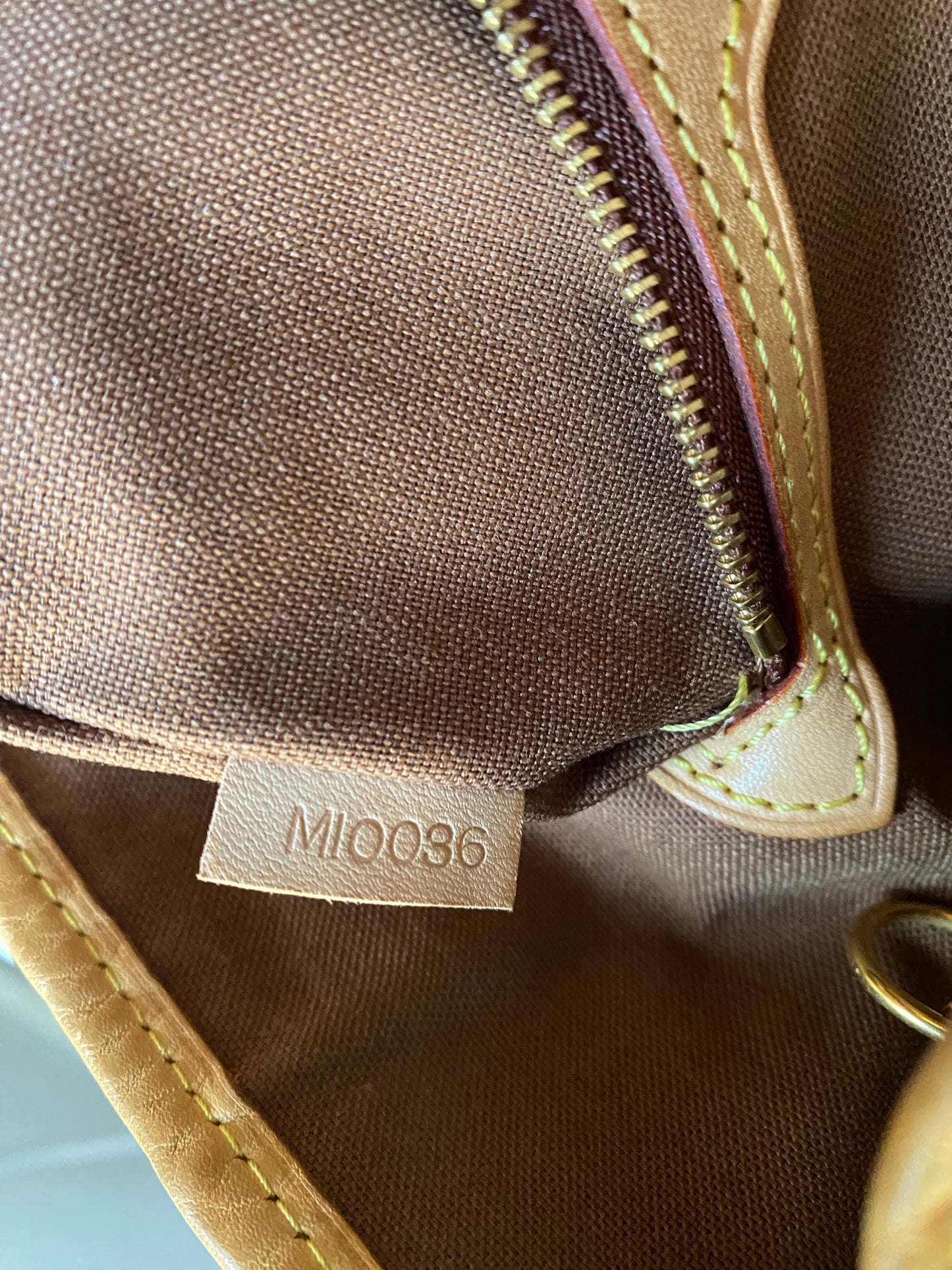 LOUIS VUITTON MONOGRAM BATIGNOLLES VERTICAL HAND TOTE BAG