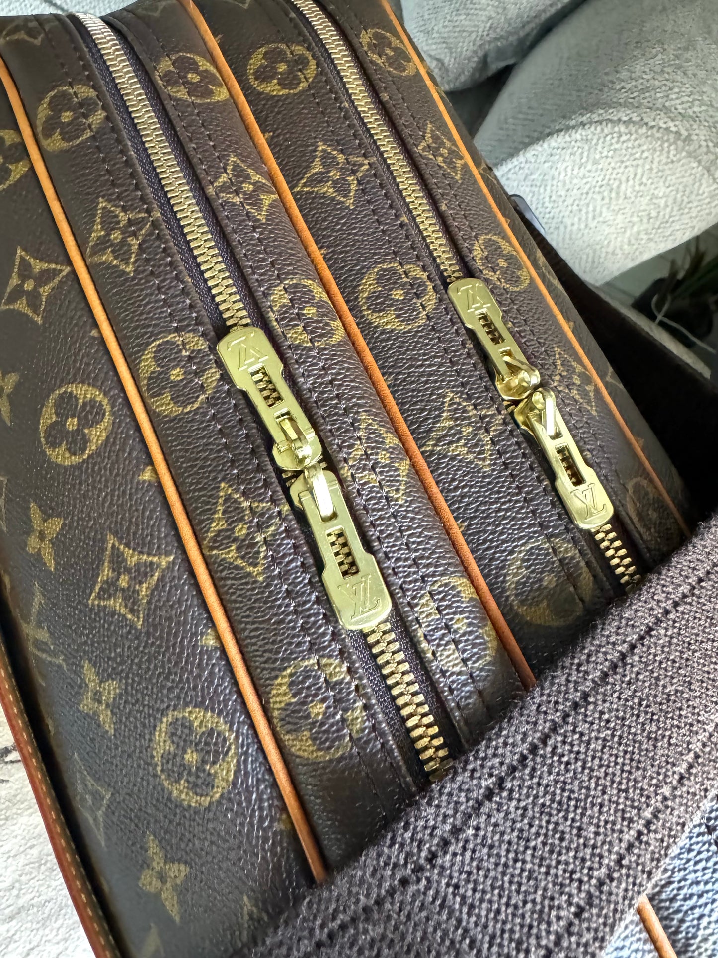 Louis Vuitton Reporter GM Monogram Canvas Crossbody Messenger Travel Bag