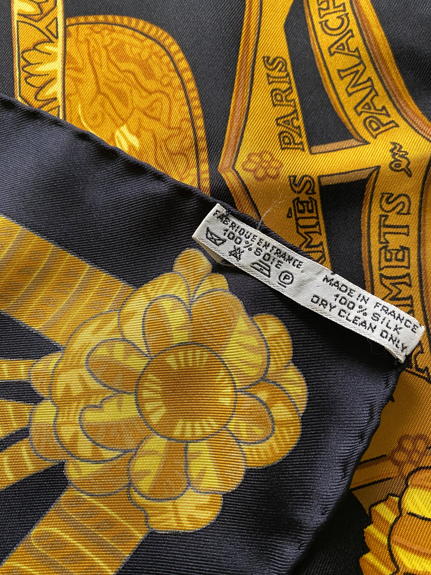 Authentic HERMES Scarf "ARMETS en PANACHE" 100% Silk Black Gold Mint