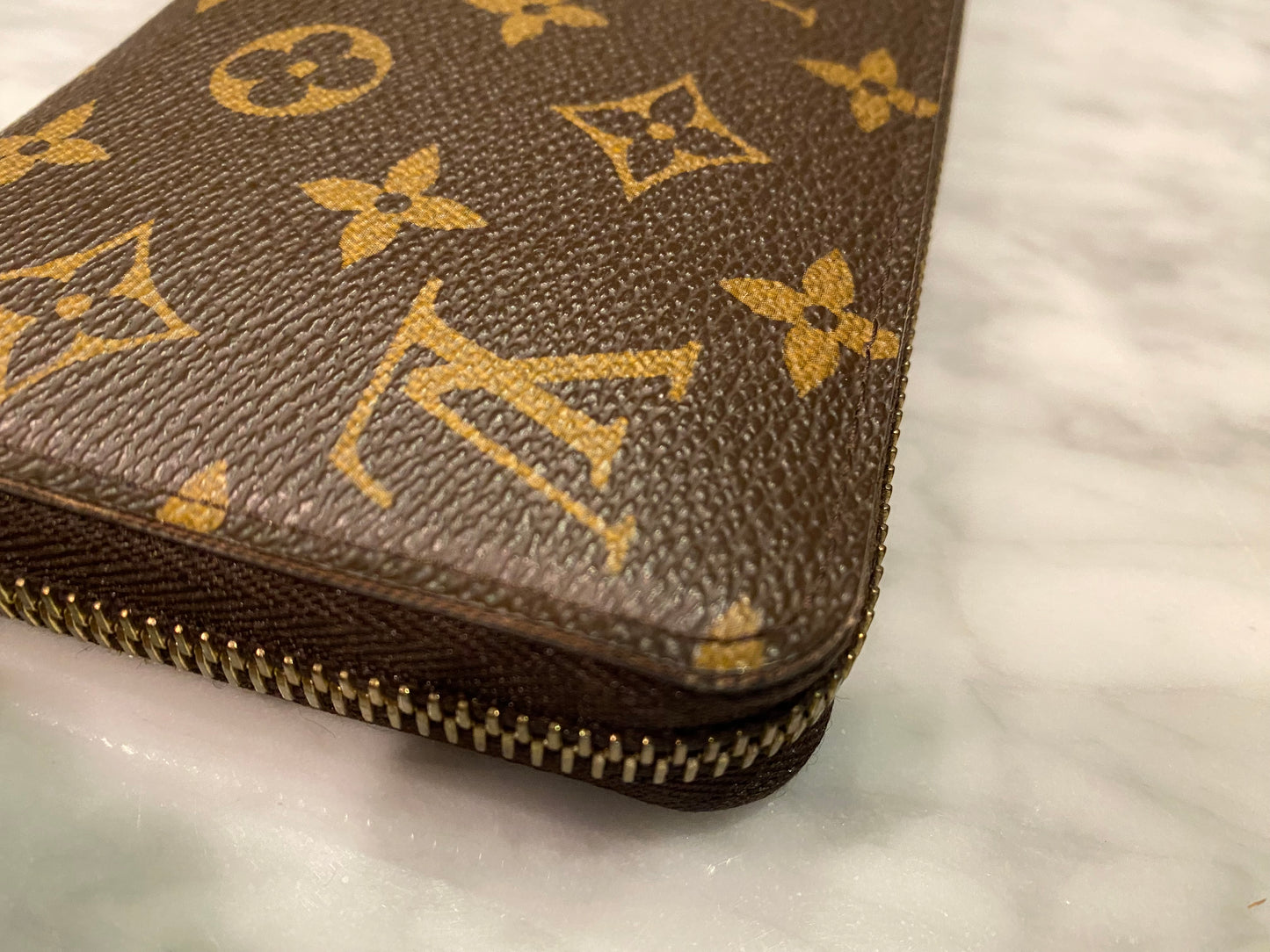 Louis Vuitton Monogram Zippy Wallet Round Purse