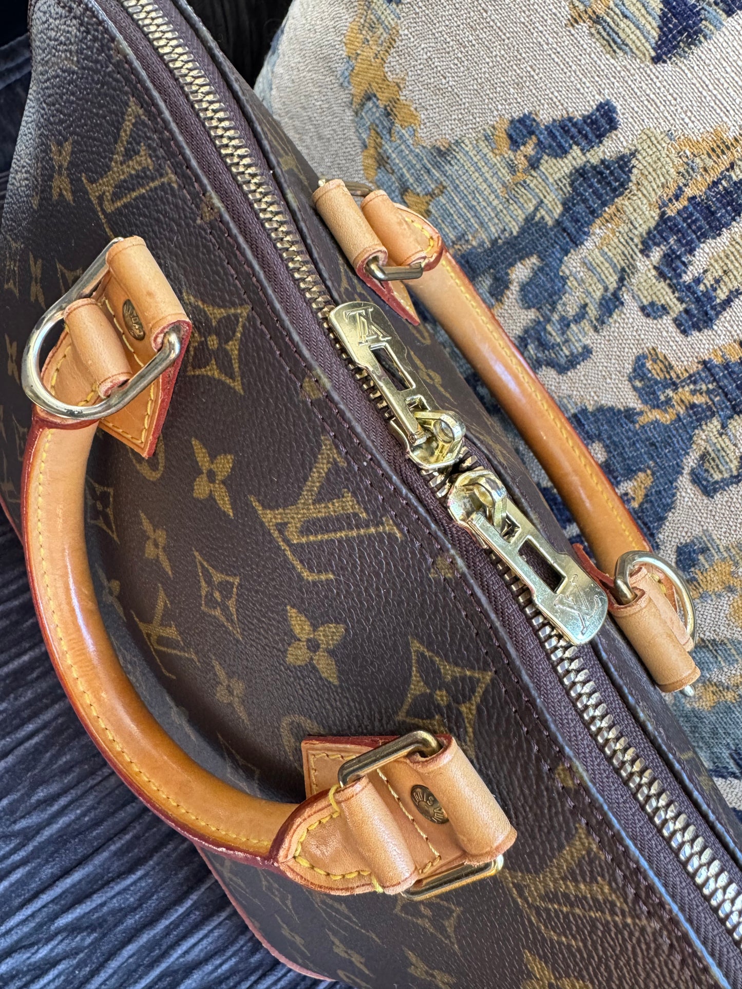 Louis Vuitton Alma PM Hand Bag Brown Monogram Canvas