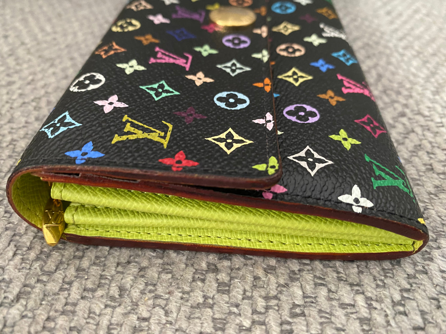 LOUIS VUITTON Monogram Multicolore Portefeuille Sarah Wallet Pistach