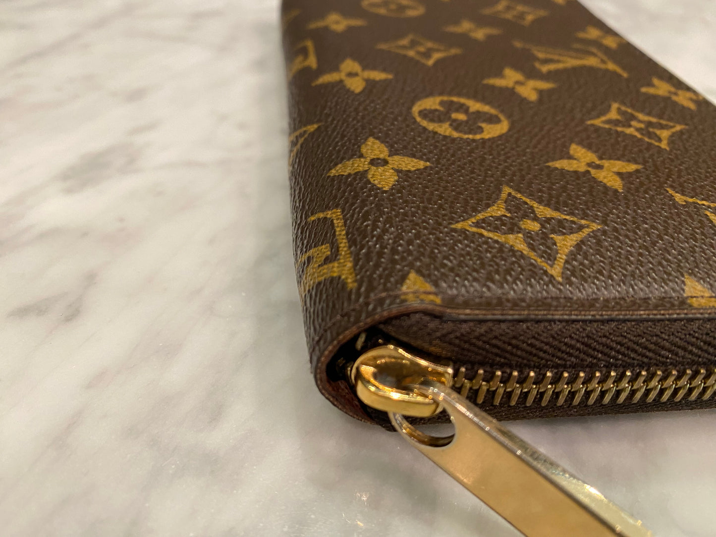 Louis Vuitton Monogram Zippy Wallet Round Purse