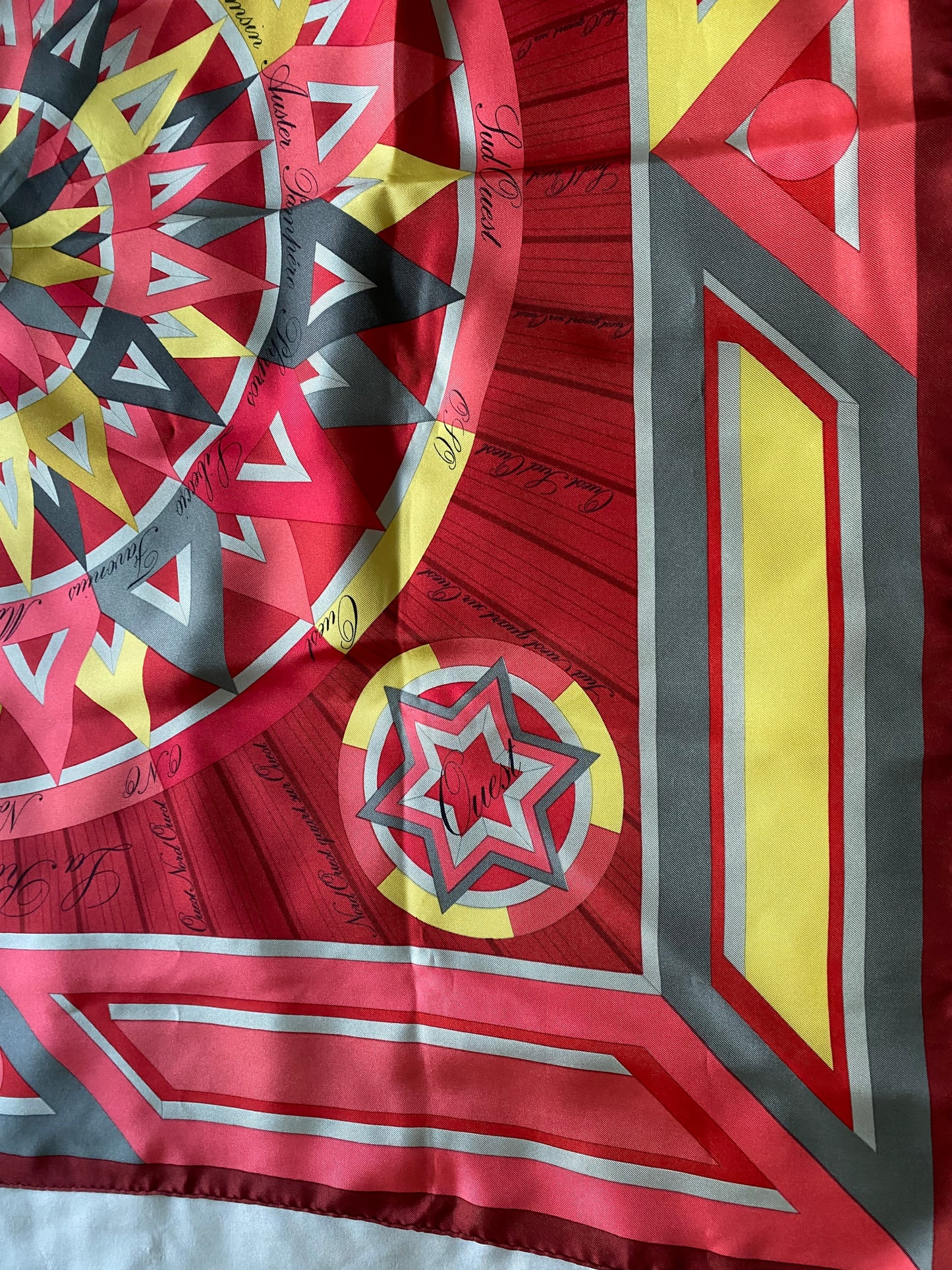 Hermes Le Rose Deo Vents Carre 90 Silk 100% Scarf
