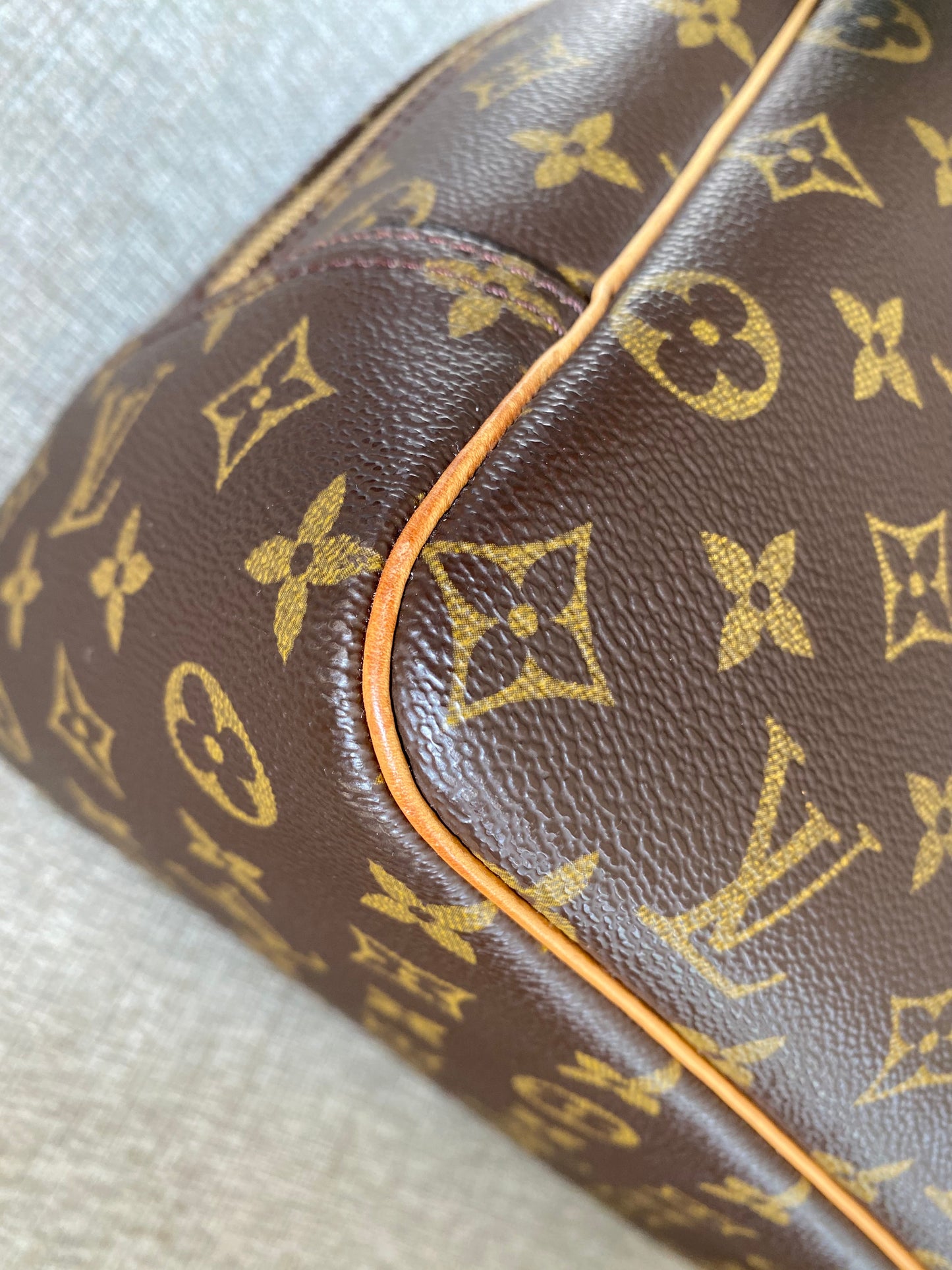 Louis Vuitton Deauville Brown Monogram Canvas Vanity Bowling Handbag