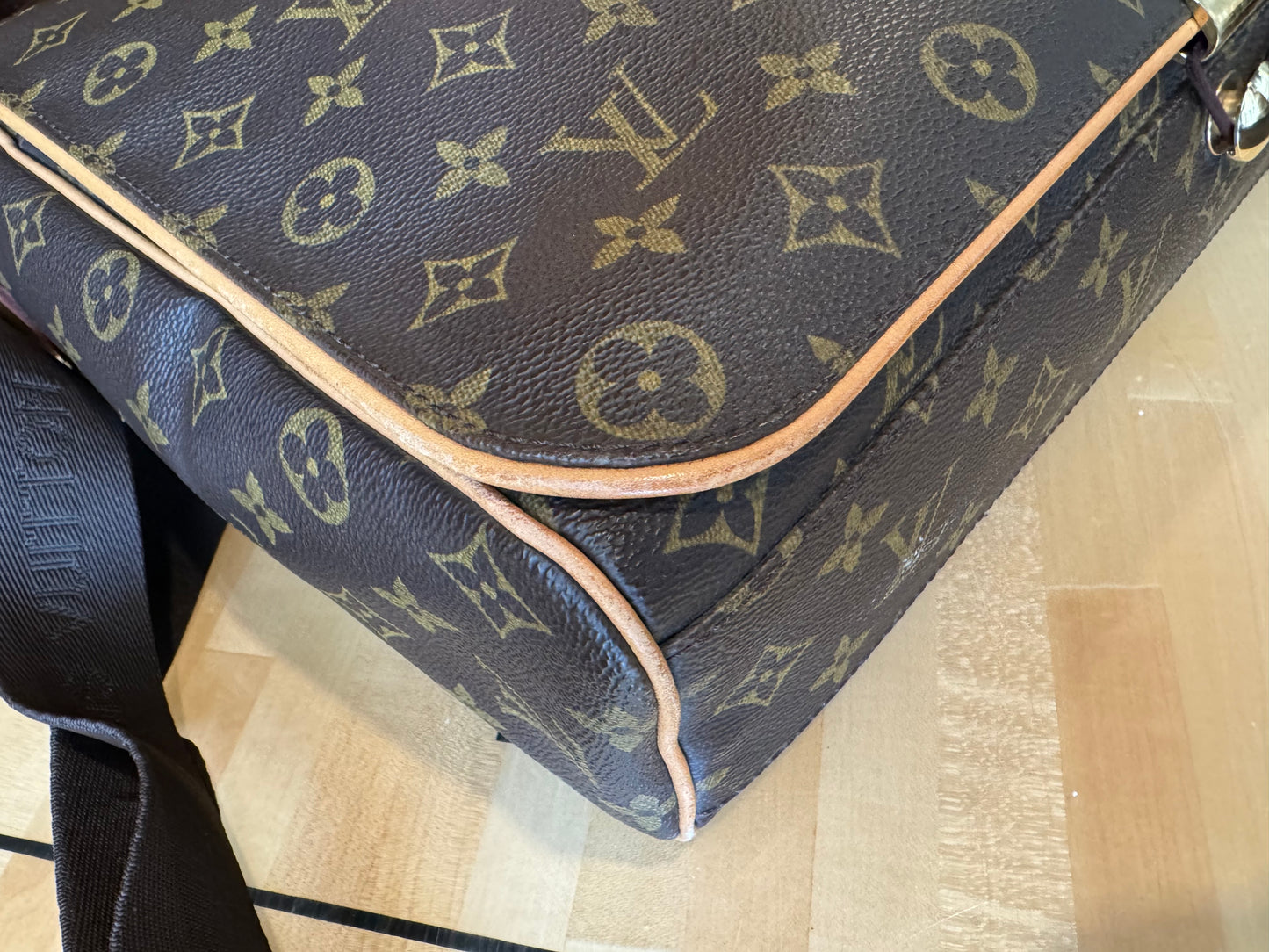 Louis Vuitton Abbesses Messenger Crossbody Laptop Bag Brown Monogram