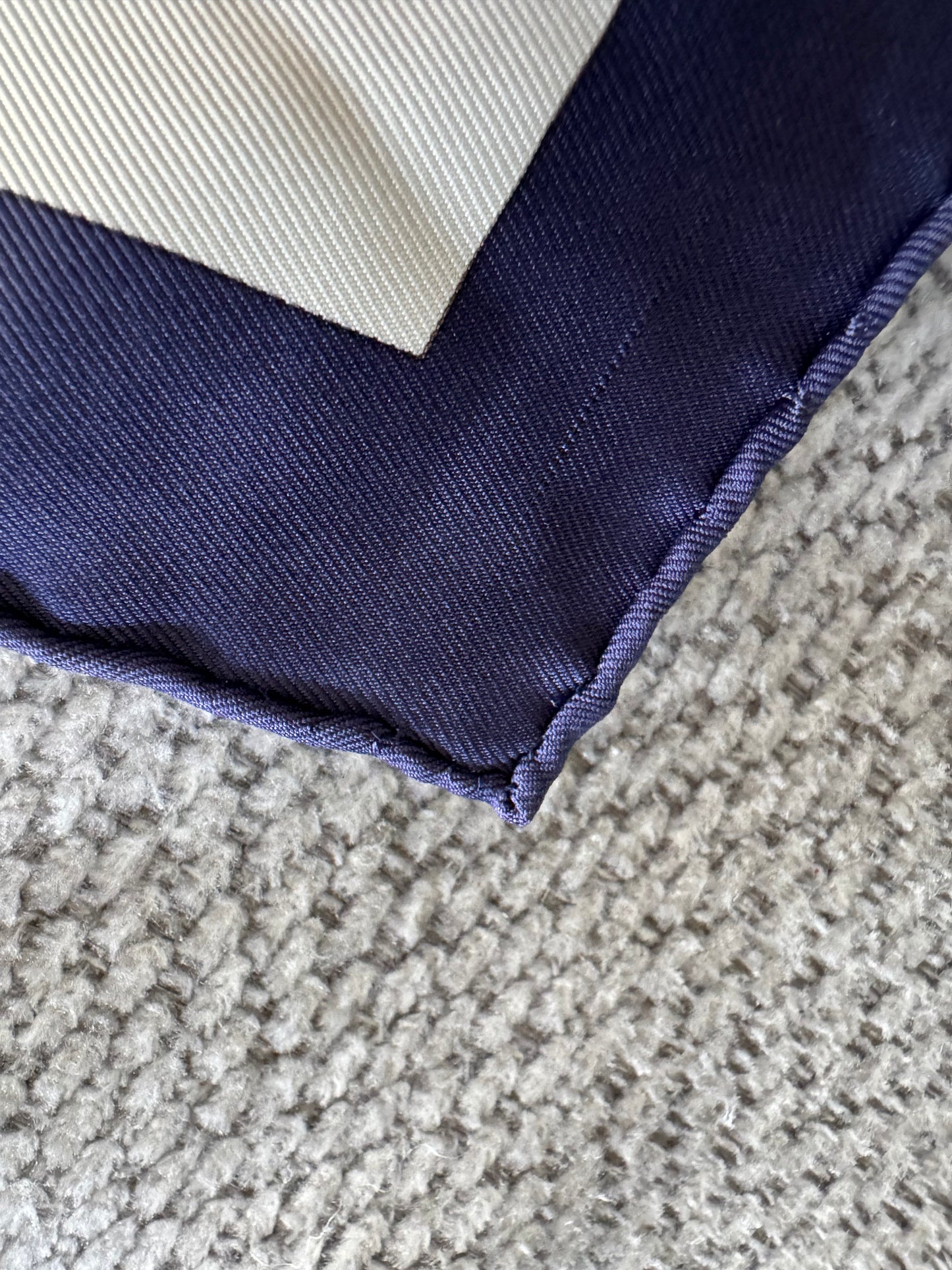 HERMÈS Kosmima Carre 90 Scarf by Julia Abadie 100% Silk