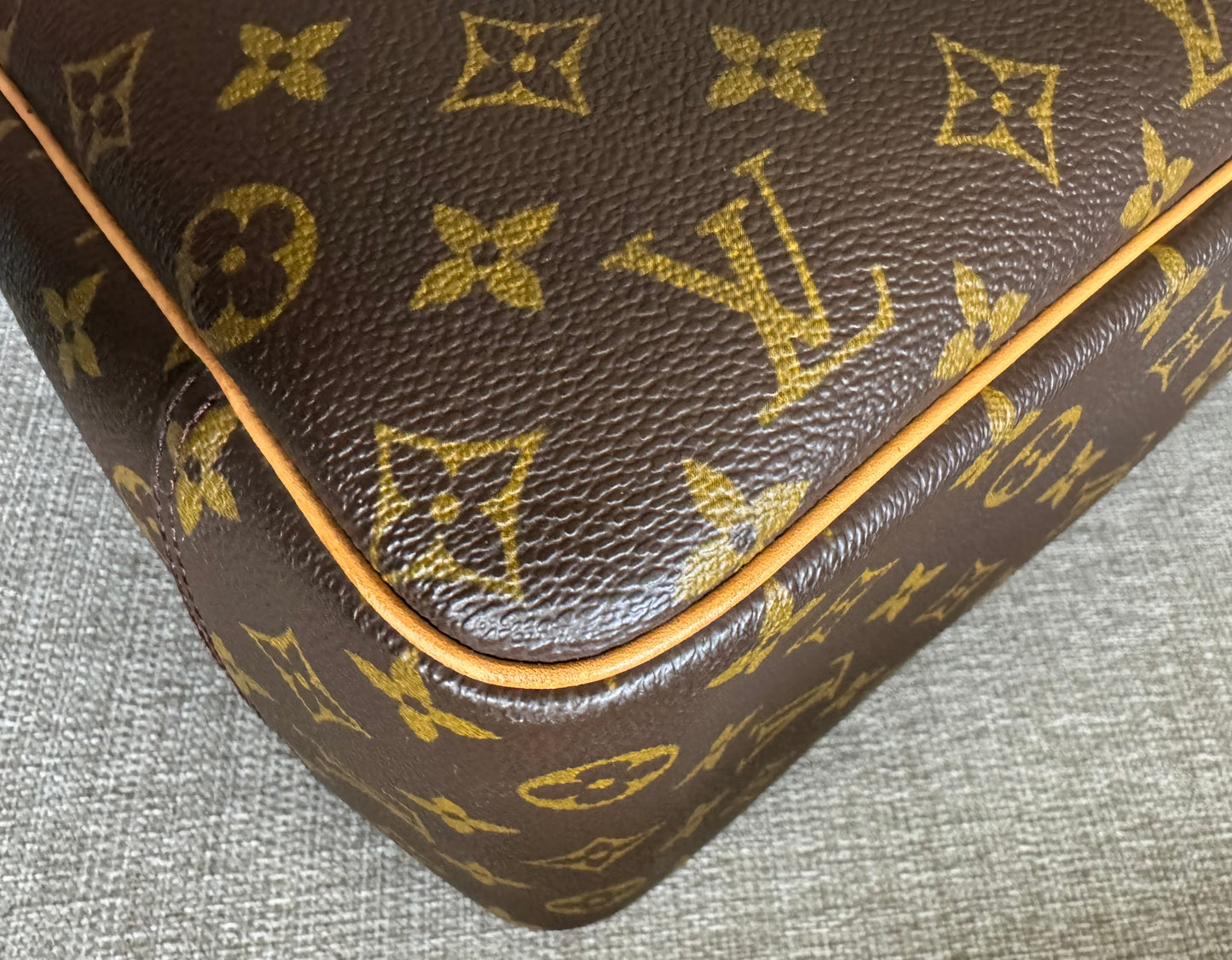 LOUIS VUITTON Deauville Monogram Hand Bag