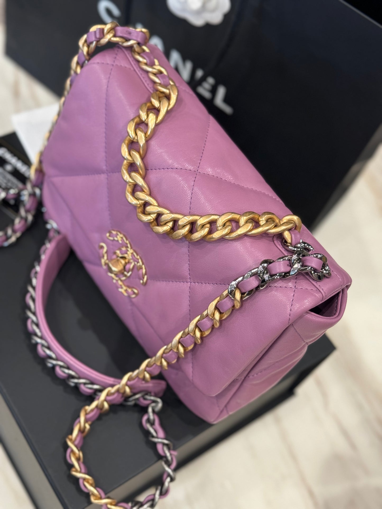 Chanel 19 20B Lavender Mauve Medium Flap Bag 26cm Quilted Lambskin Ruthenium