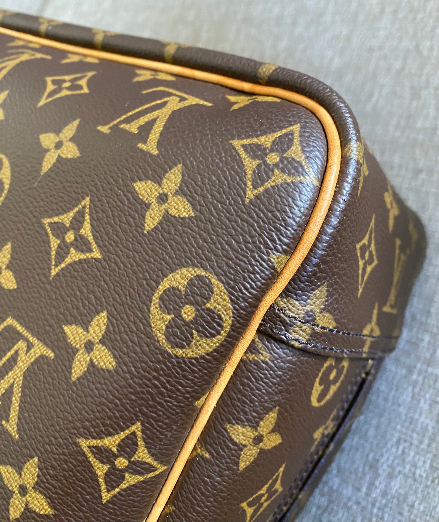 Louis Vuitton Deauville Brown Monogram Travel Everyday Handbag