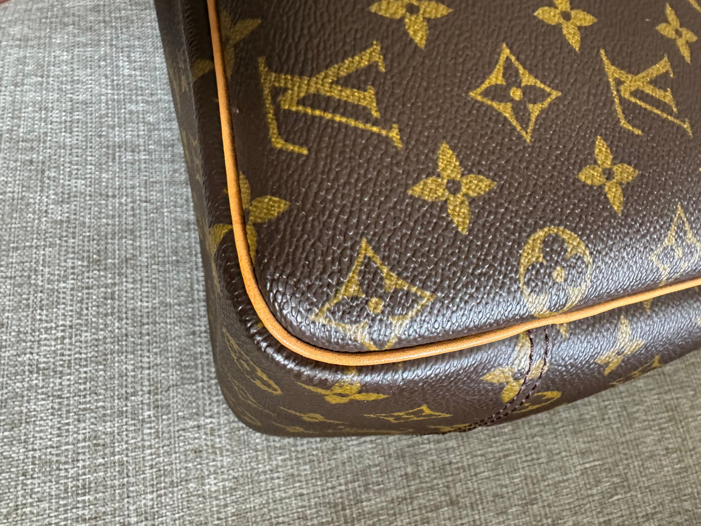 LOUIS VUITTON Deauville Monogram Hand Bag