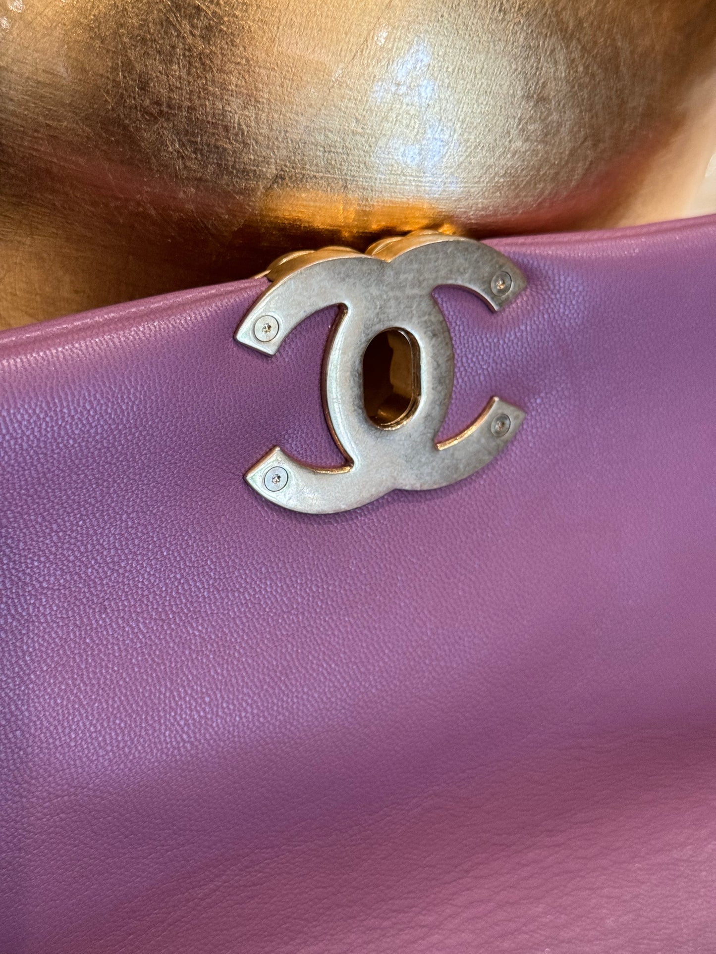 Chanel 19 20B Lavender Mauve Medium Flap Bag 26cm Quilted Lambskin Ruthenium
