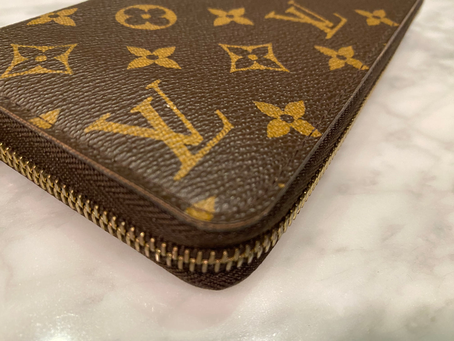 Louis Vuitton Monogram Zippy Wallet Round Purse