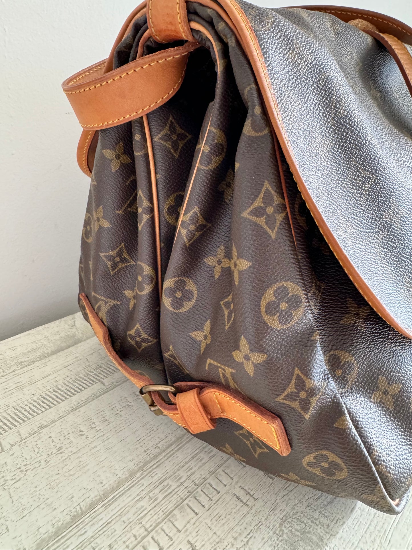 Louis Vuitton Saumur 35 Crossbody Saddle Bag