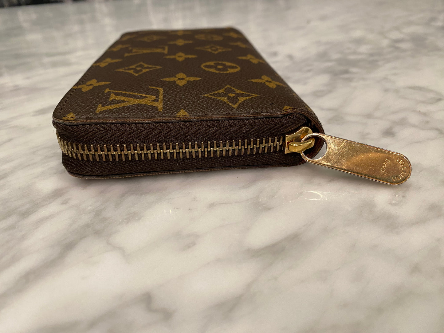 Louis Vuitton Monogram Zippy Wallet Round Purse