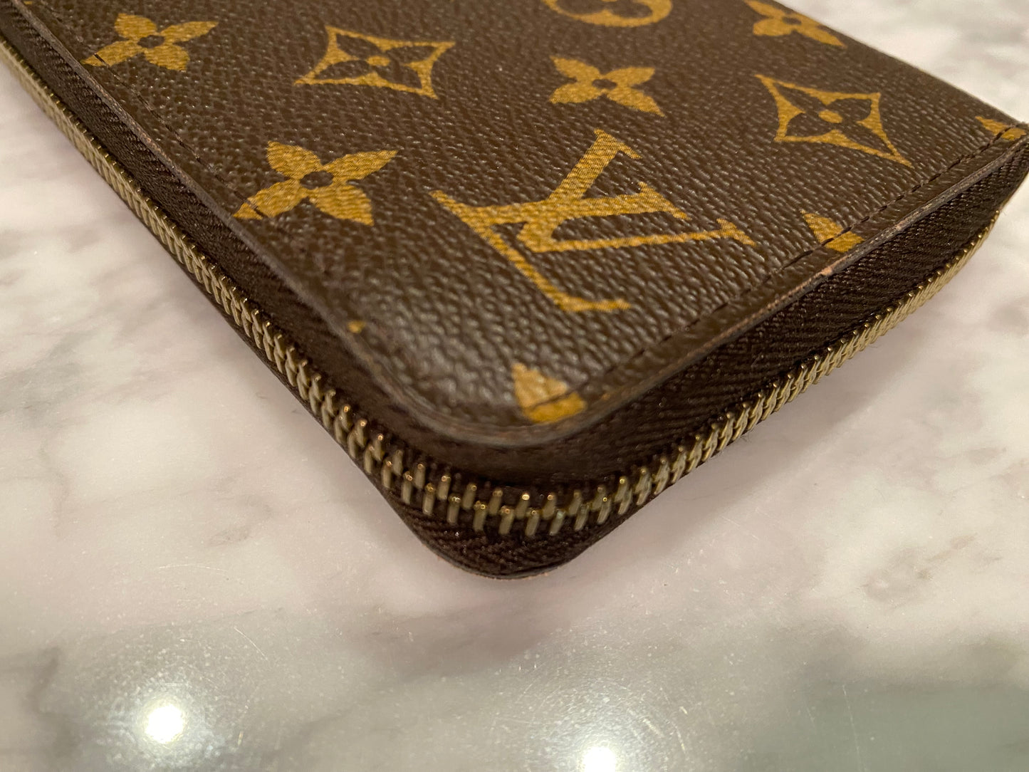 Louis Vuitton Monogram Zippy Wallet Round Purse