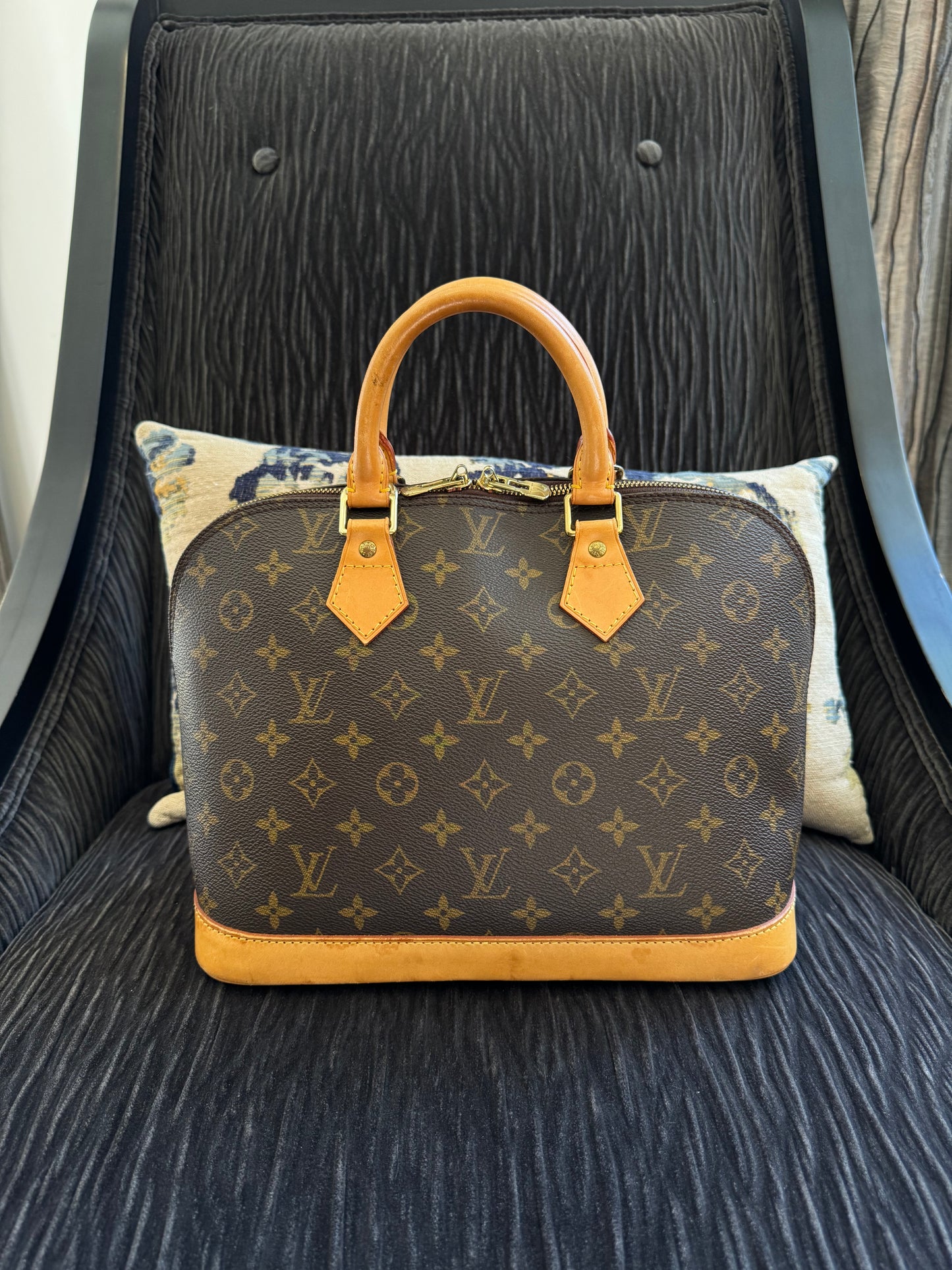 Louis Vuitton Alma PM Hand Bag Brown Monogram Canvas