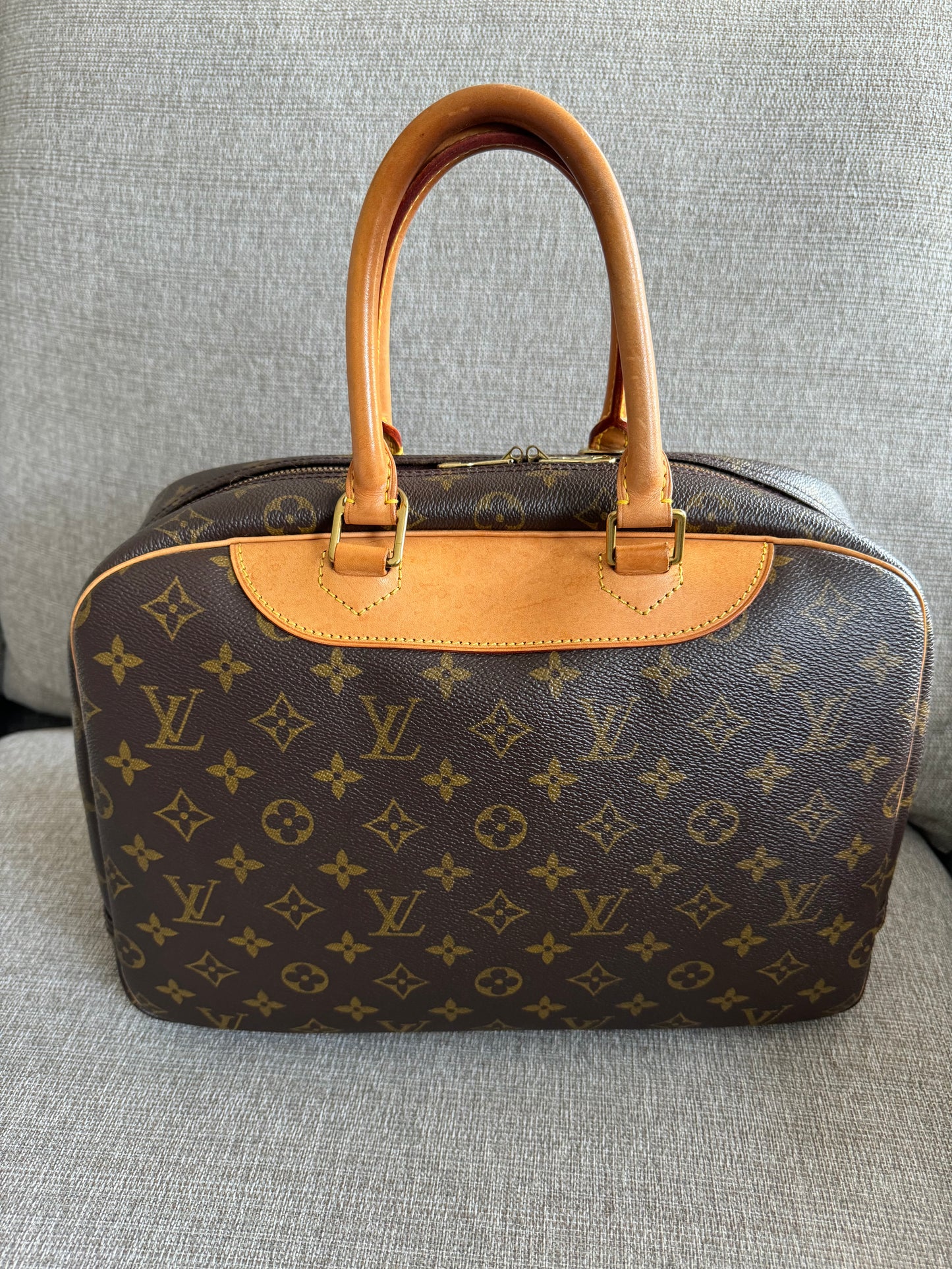 Louis Vuitton Deauville Monogram Hand Bag