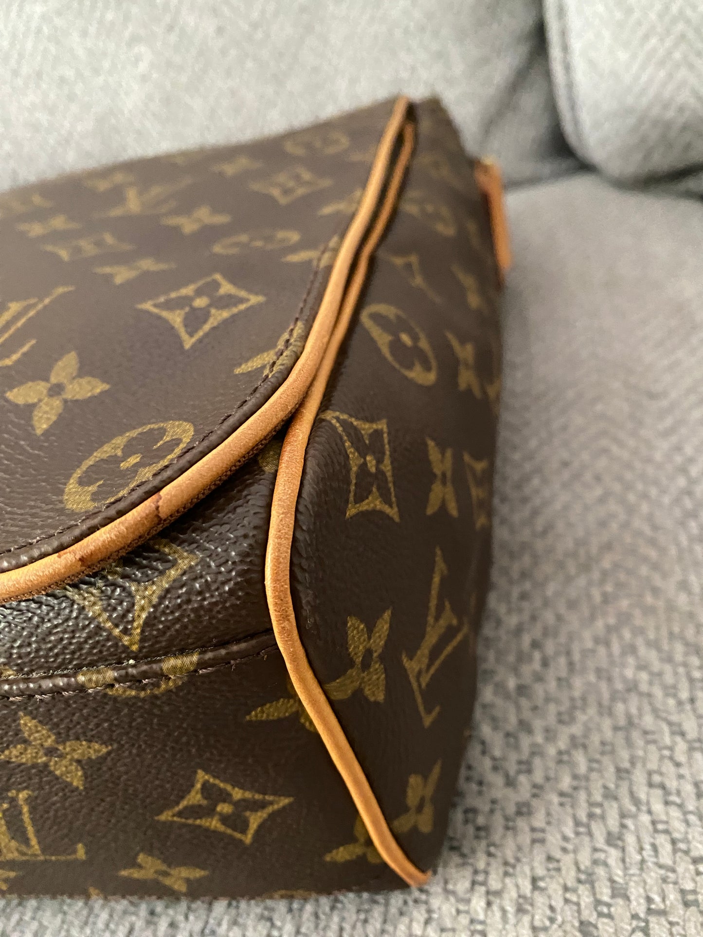Louis Vuitton Abbesses Messenger Laptop Bag Brown Monogram Canvas