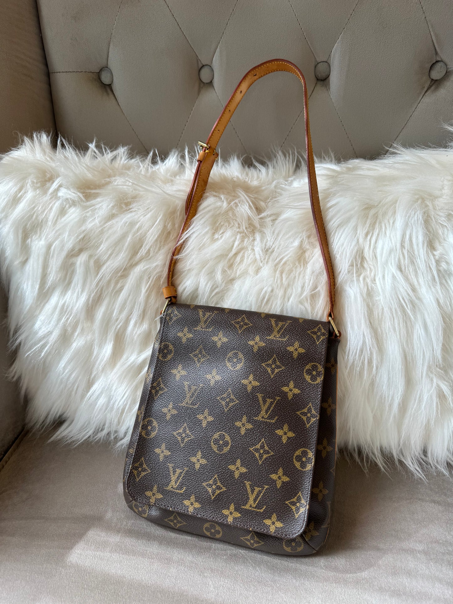 Louis Vuitton LV Shoulder Bag Musette Salsa short Monogram