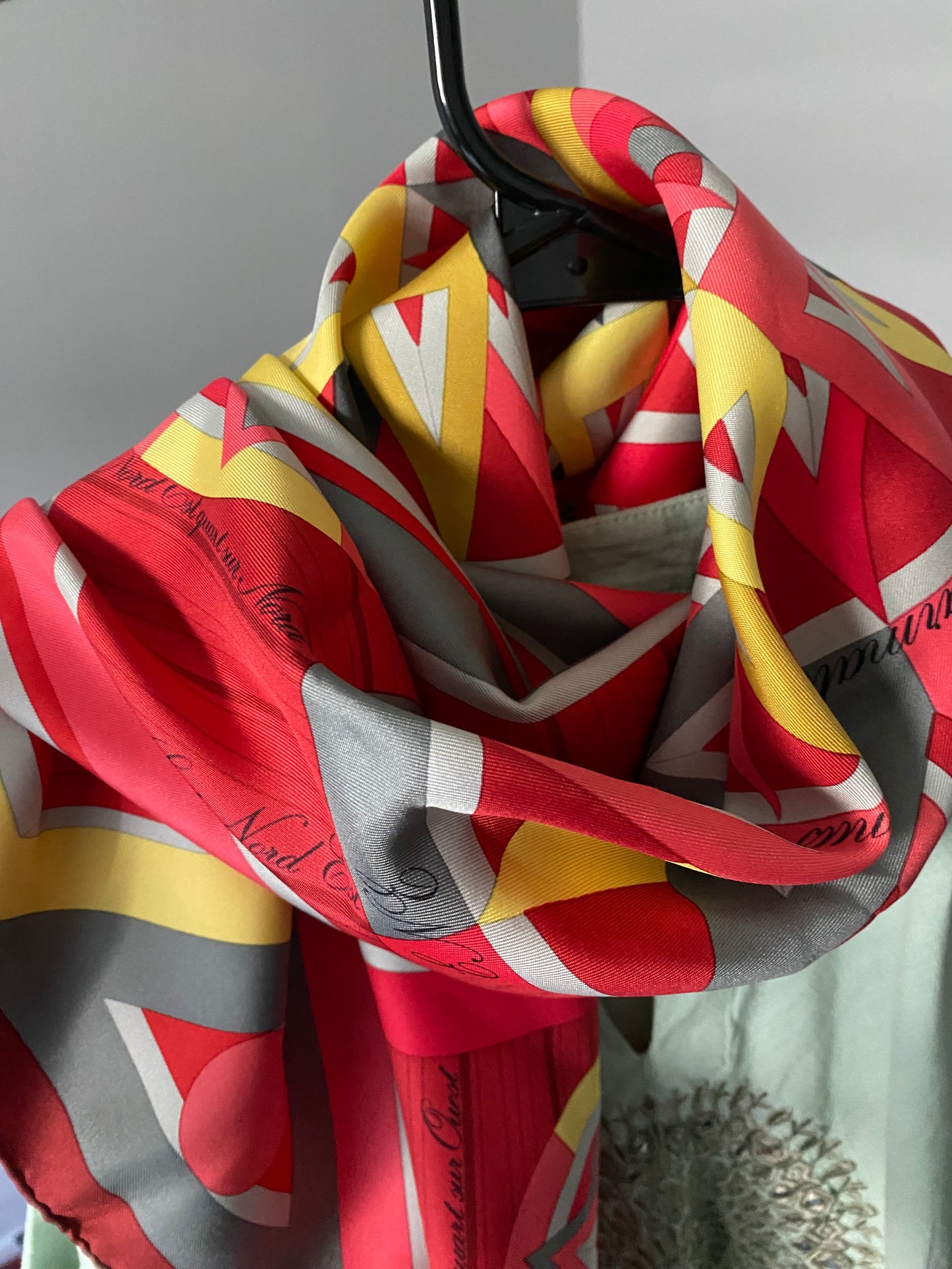 Hermes Le Rose Deo Vents Carre 90 Silk 100% Scarf