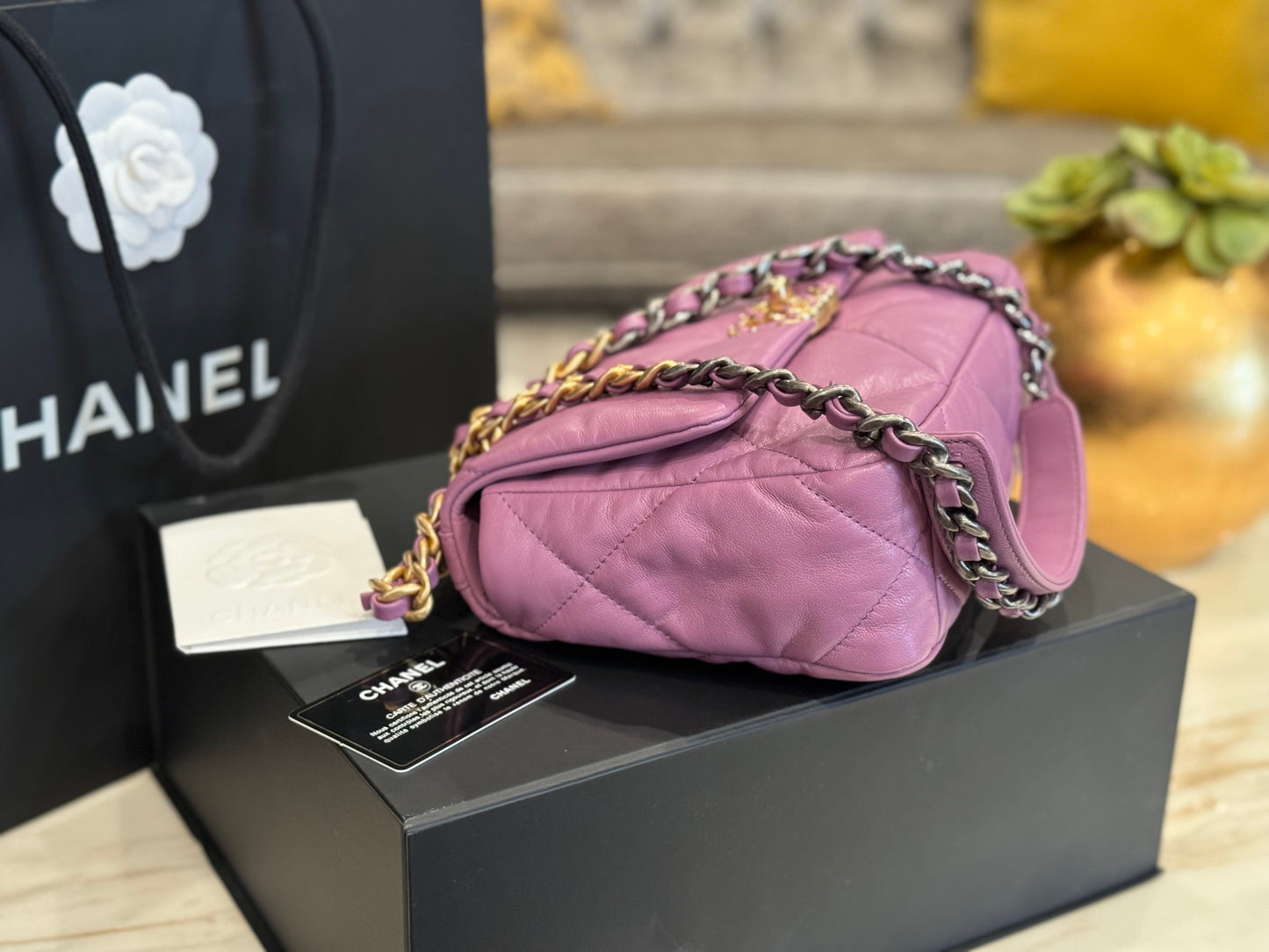 Chanel 19 20B Lavender Mauve Medium Flap Bag 26cm Quilted Lambskin Ruthenium