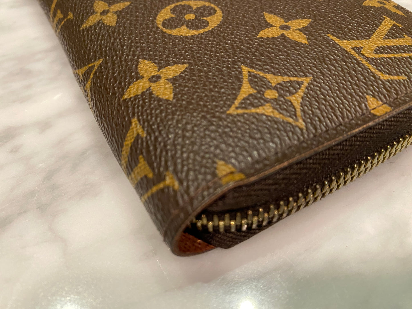 Louis Vuitton Monogram Zippy Wallet Round Purse