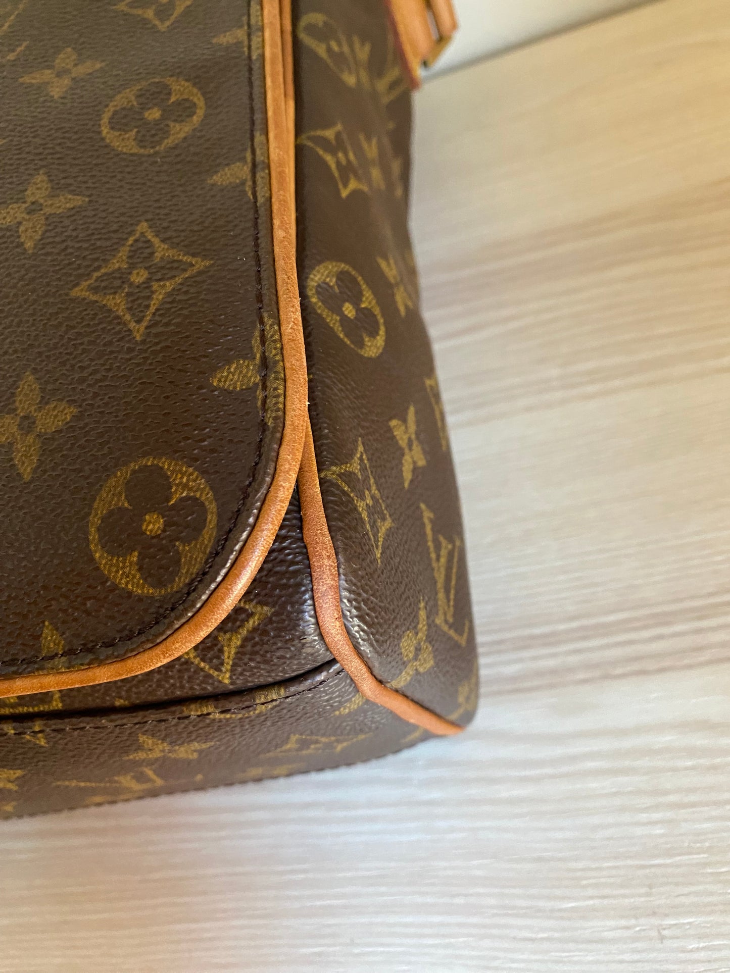 Louis Vuitton Abbesses Messenger Laptop Bag Brown Monogram Canvas