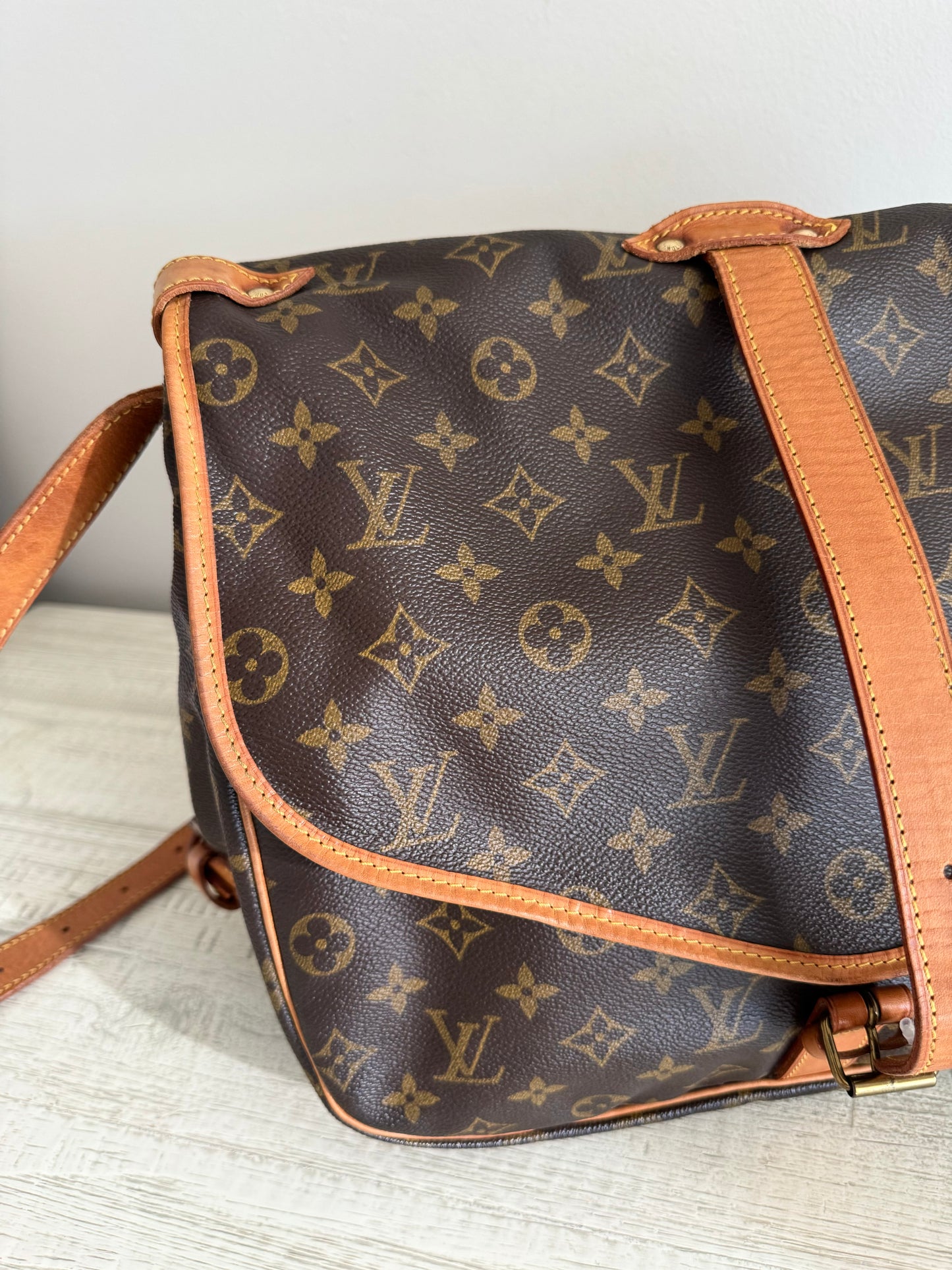 Louis Vuitton Saumur 35 Crossbody Saddle Bag