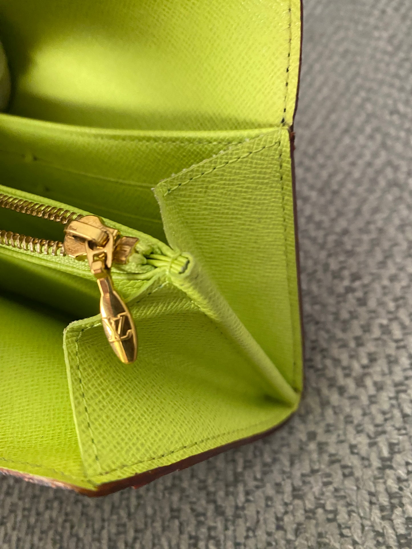 LOUIS VUITTON Monogram Multicolore Portefeuille Sarah Wallet Pistach