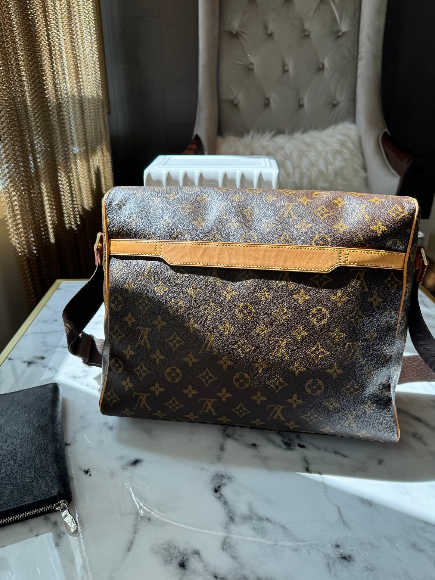 Louis Vuitton Abbesses Brown Monogram Canvas Messenger Bag