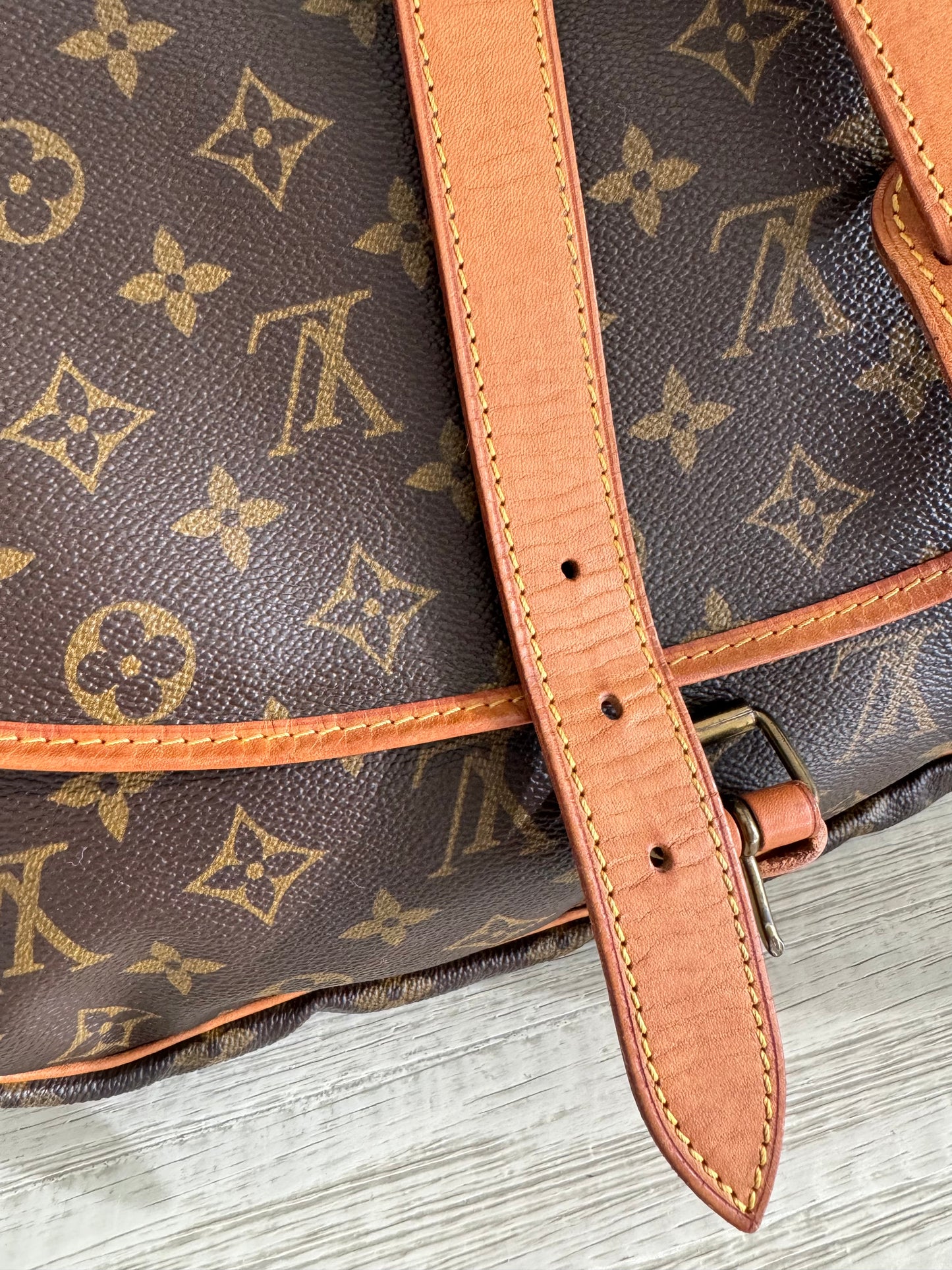 Louis Vuitton Saumur 35 Crossbody Saddle Bag