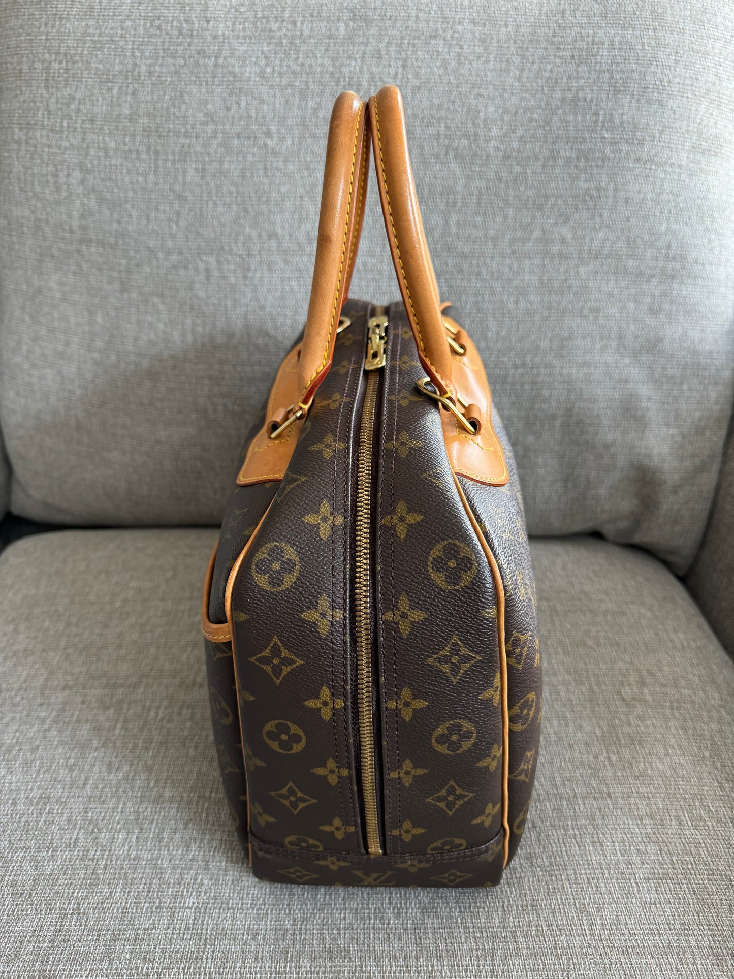 Louis Vuitton Deauville Monogram Hand Bag