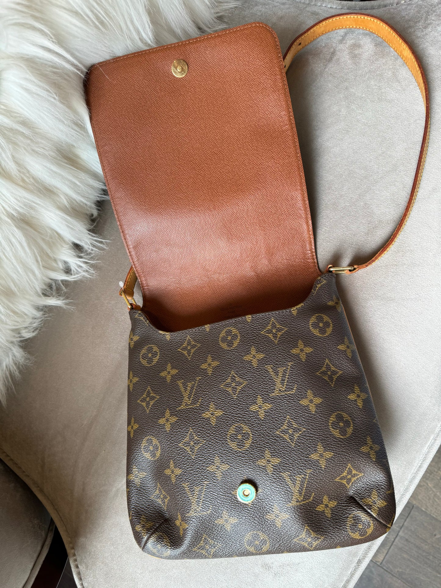 Louis Vuitton LV Shoulder Bag Musette Salsa short Monogram