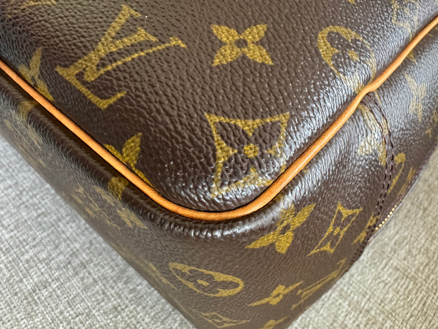 Louis Vuitton Deauville Monogram Hand Bag
