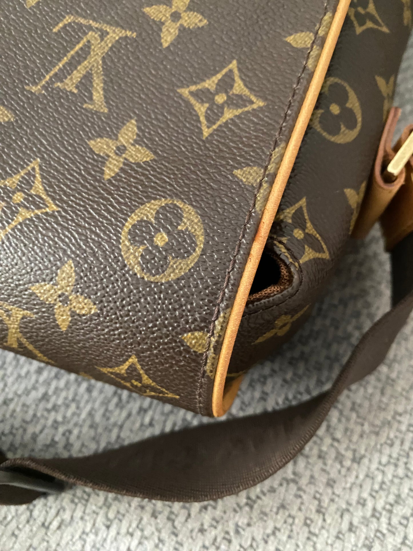 Louis Vuitton Abbesses Messenger Laptop Bag Brown Monogram Canvas