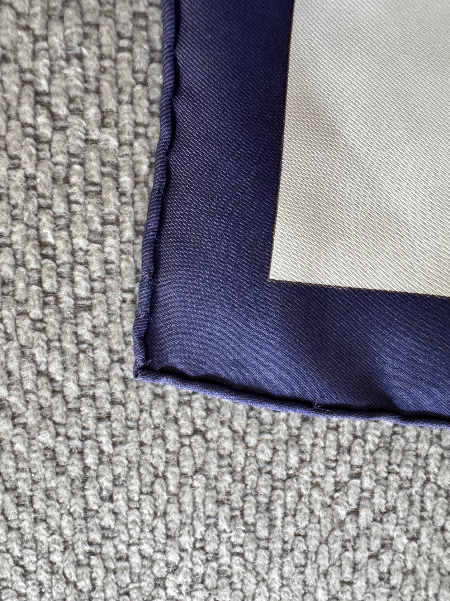 HERMÈS Kosmima Carre 90 Scarf by Julia Abadie 100% Silk