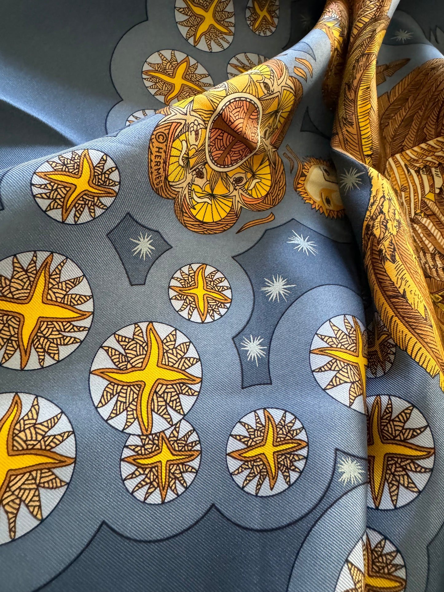 HERMES Le Roy Soleil Carre 90 by Annie Faivre