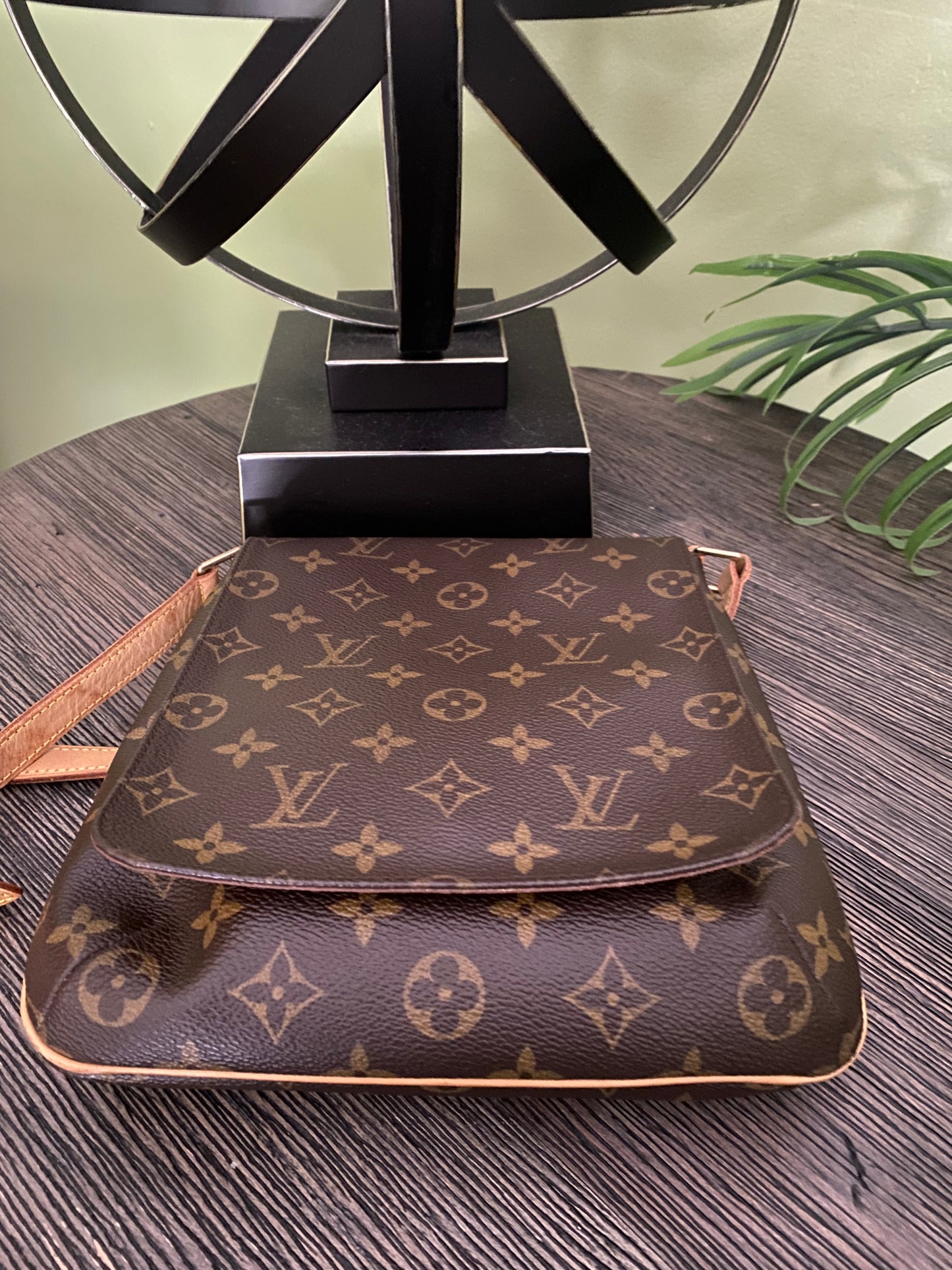 Louis Vuitton LV Shoulder Bag Musette Salsa short shoulder Monogram