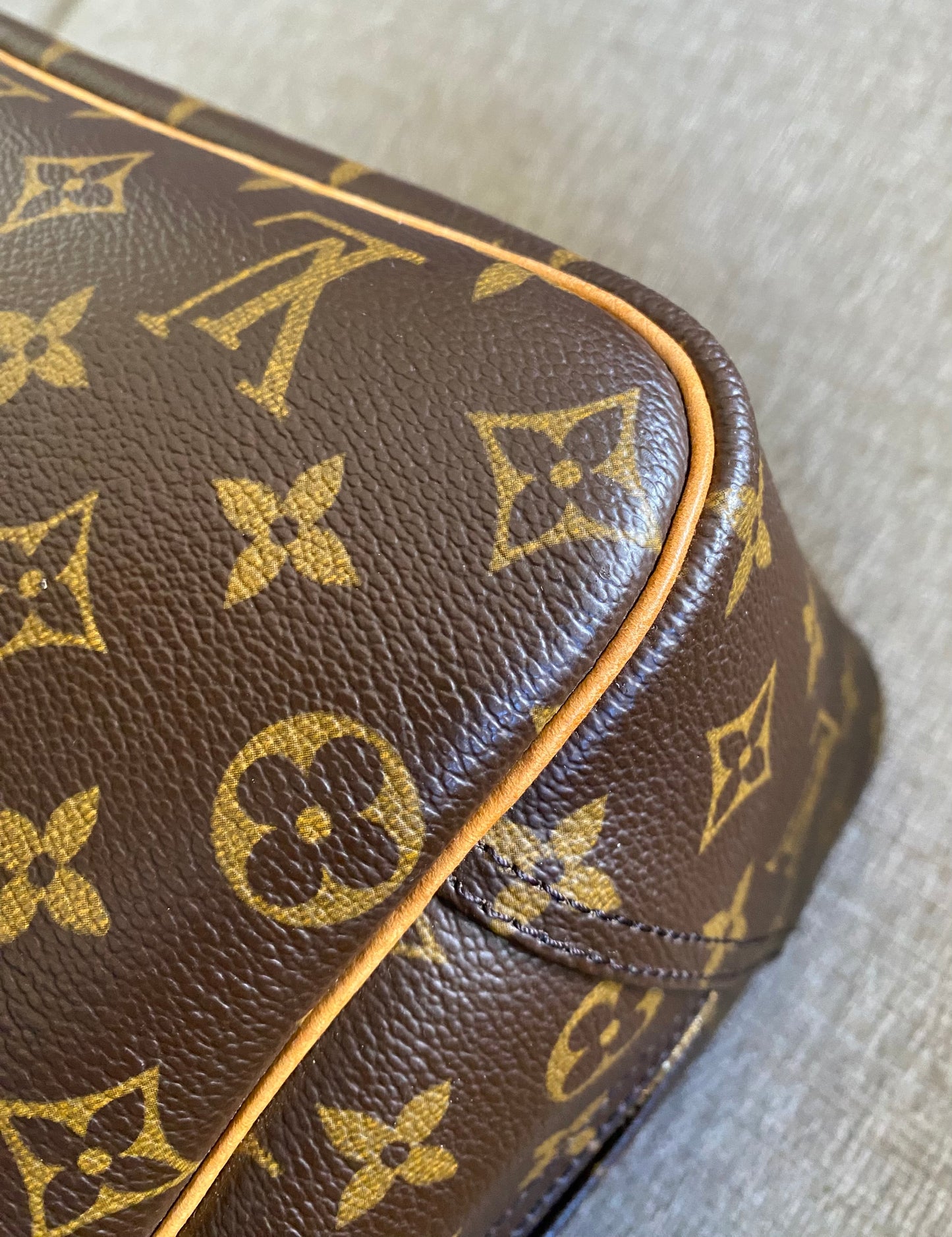 Louis Vuitton Deauville Brown Monogram Travel Everyday Handbag