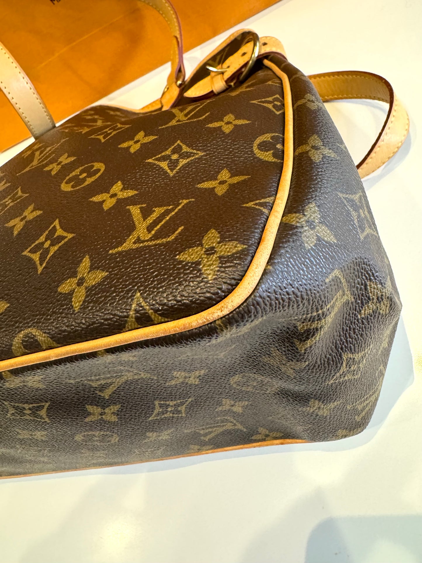 LOUIS VUITTON MONOGRAM BATIGNOLLES VERTICAL HAND TOTE BAG