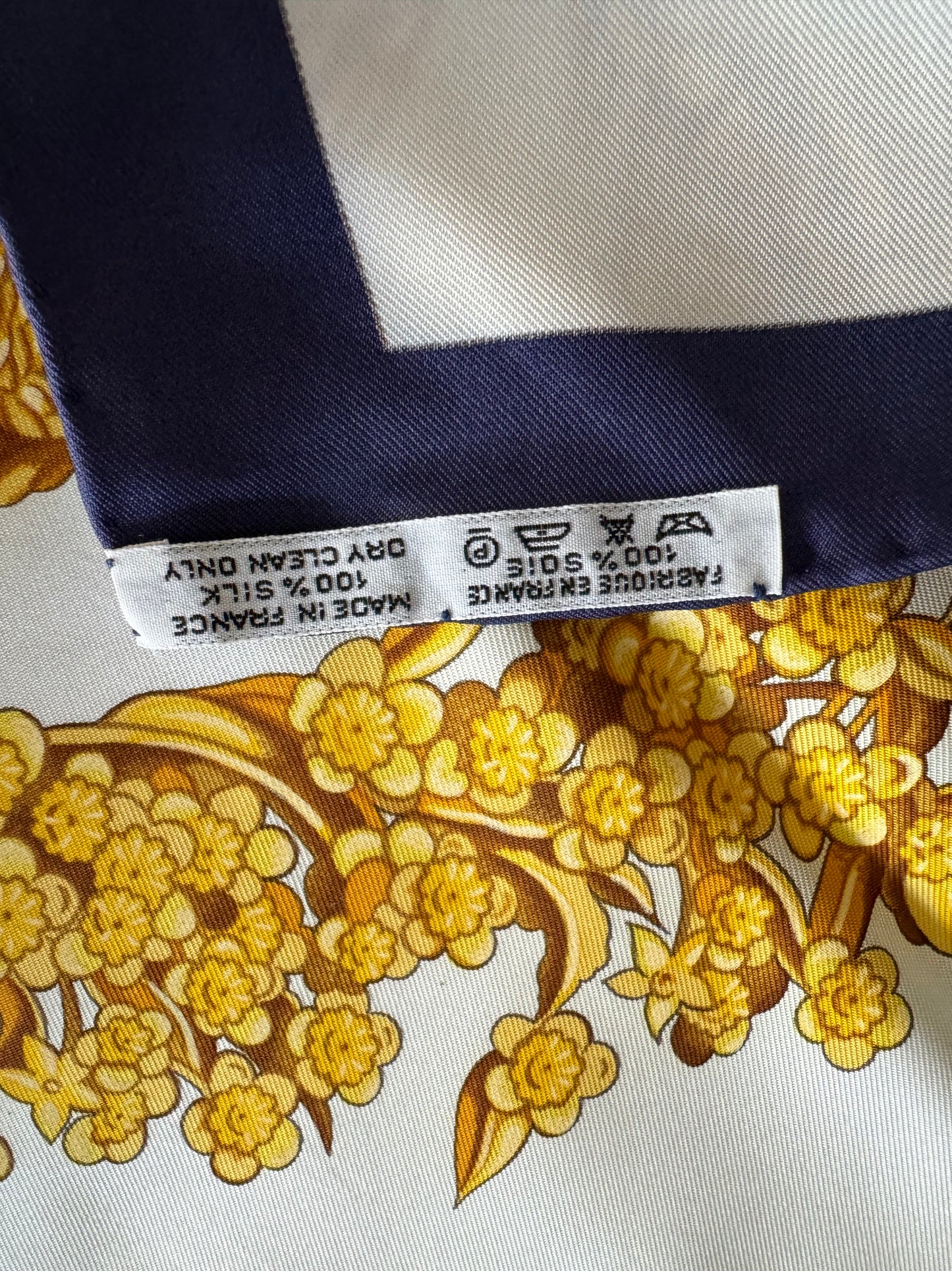 HERMÈS Kosmima Carre 90 Scarf by Julia Abadie 100% Silk