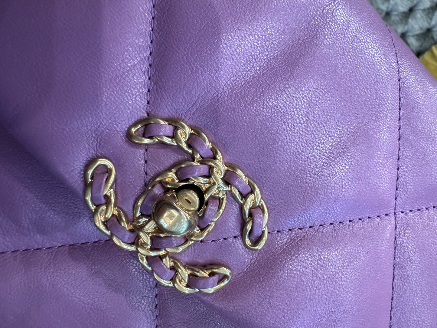 Chanel 19 20B Lavender Mauve Medium Flap Bag 26cm Quilted Lambskin Ruthenium