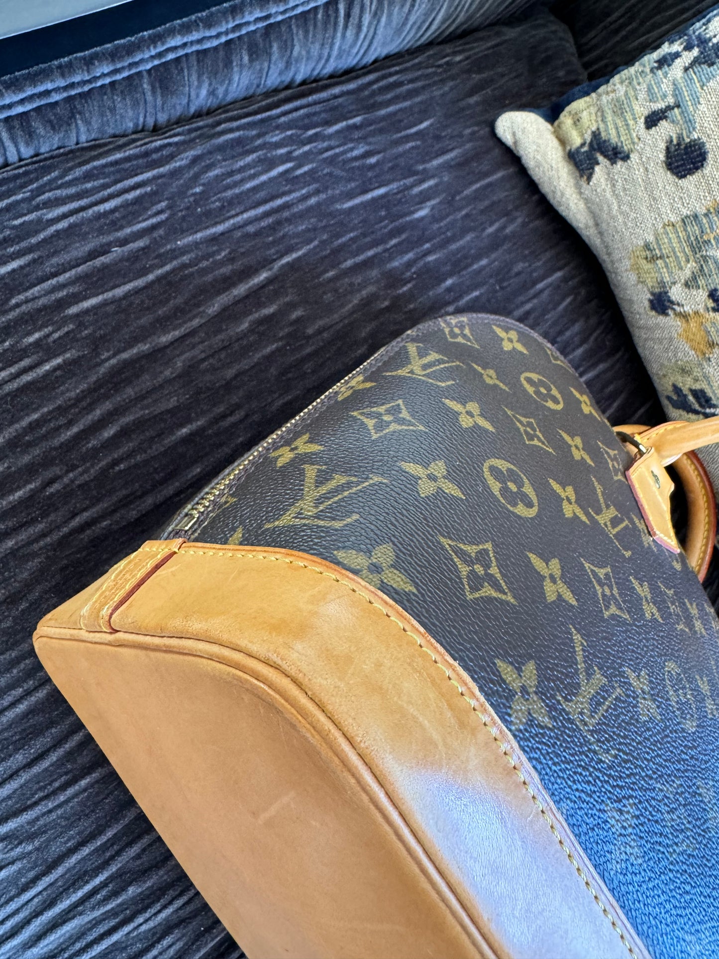 Louis Vuitton Alma PM Hand Bag Brown Monogram Canvas