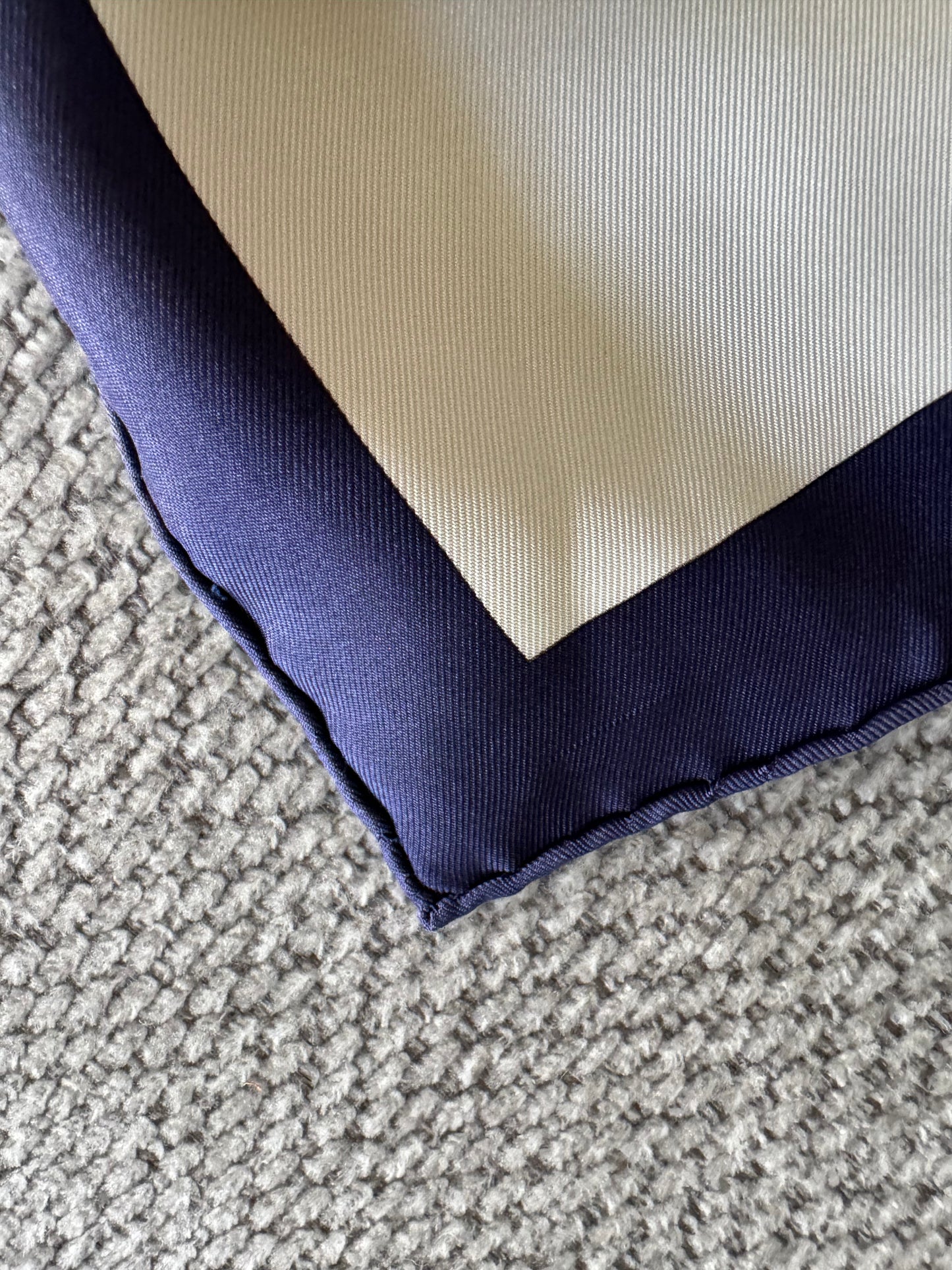 HERMÈS Kosmima Carre 90 Scarf by Julia Abadie 100% Silk