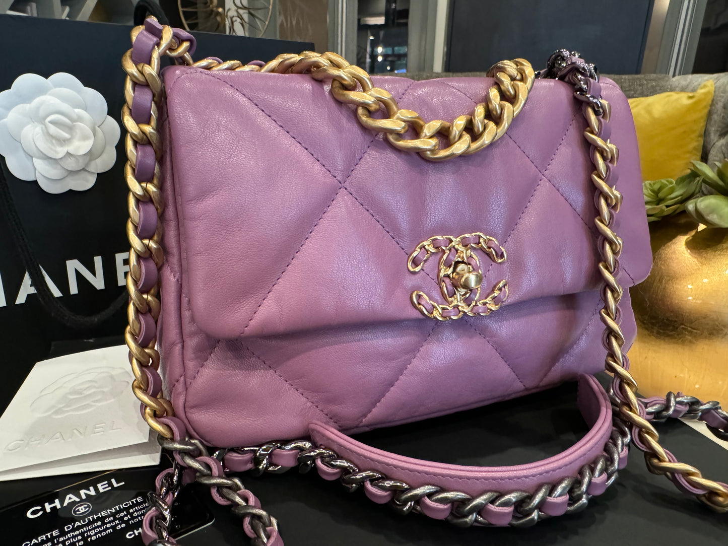 Chanel 19 20B Lavender Mauve Medium Flap Bag 26cm Quilted Lambskin Ruthenium