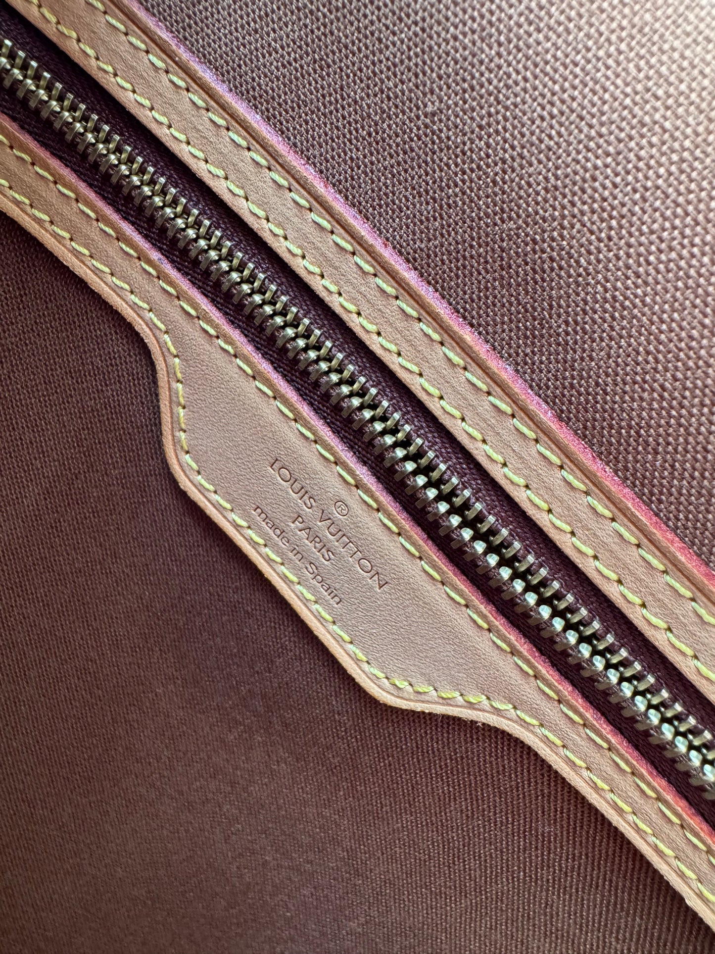 Louis Vuitton Abbesses Brown Monogram Canvas Messenger Bag