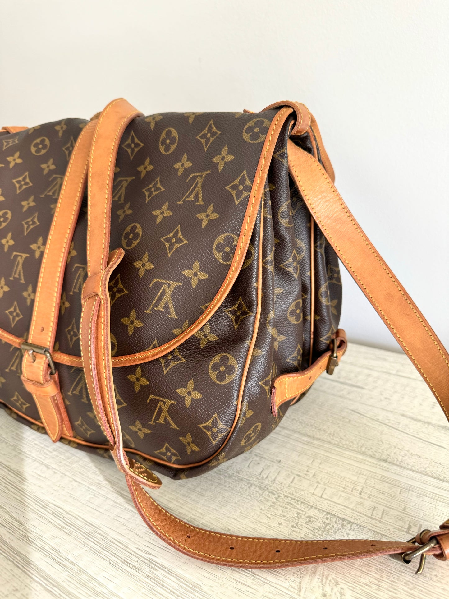 Louis Vuitton Saumur 35 Crossbody Saddle Bag