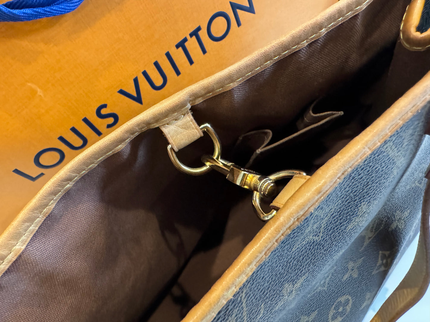 LOUIS VUITTON MONOGRAM BATIGNOLLES VERTICAL HAND TOTE BAG