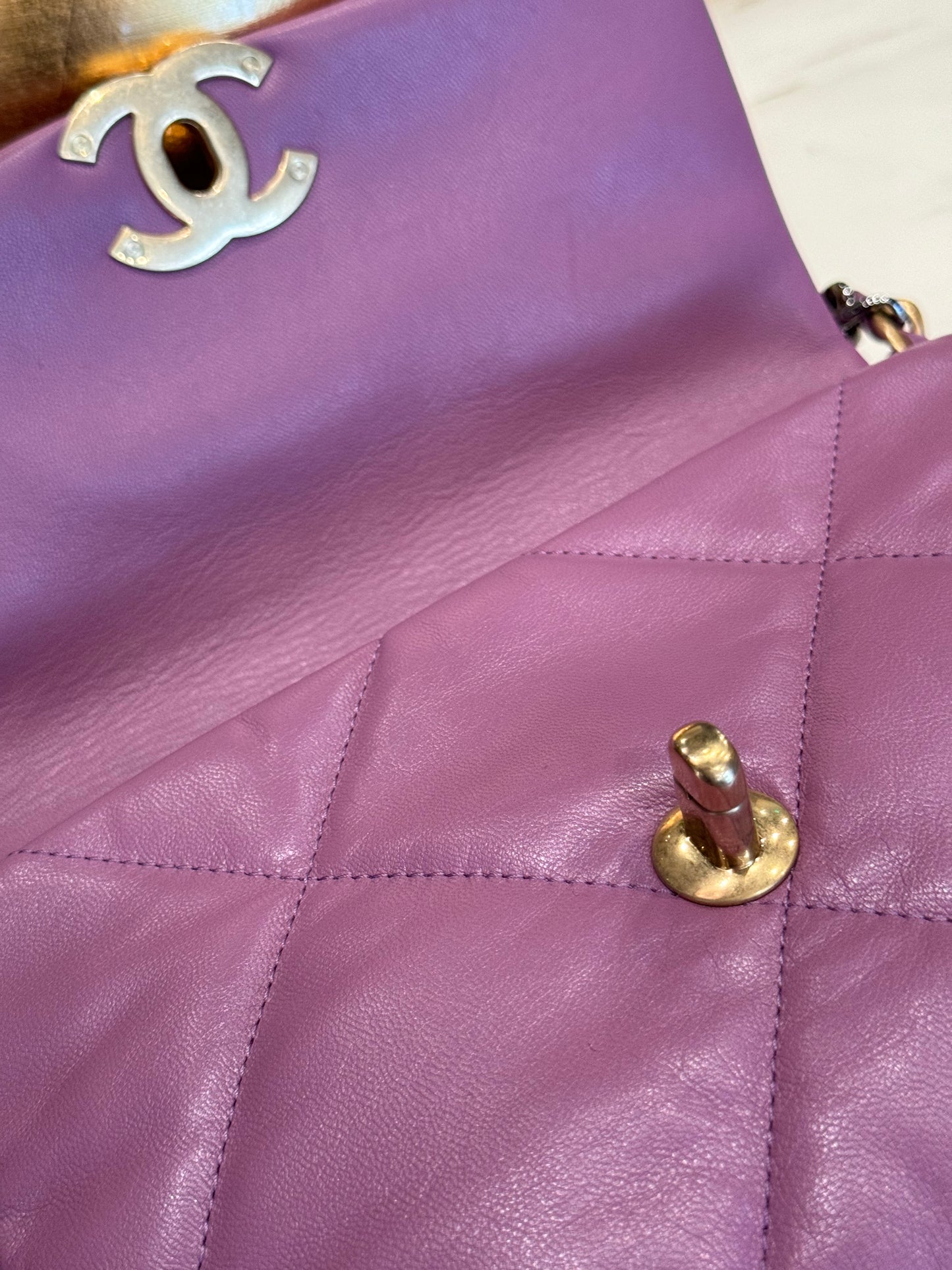Chanel 19 20B Lavender Mauve Medium Flap Bag 26cm Quilted Lambskin Ruthenium